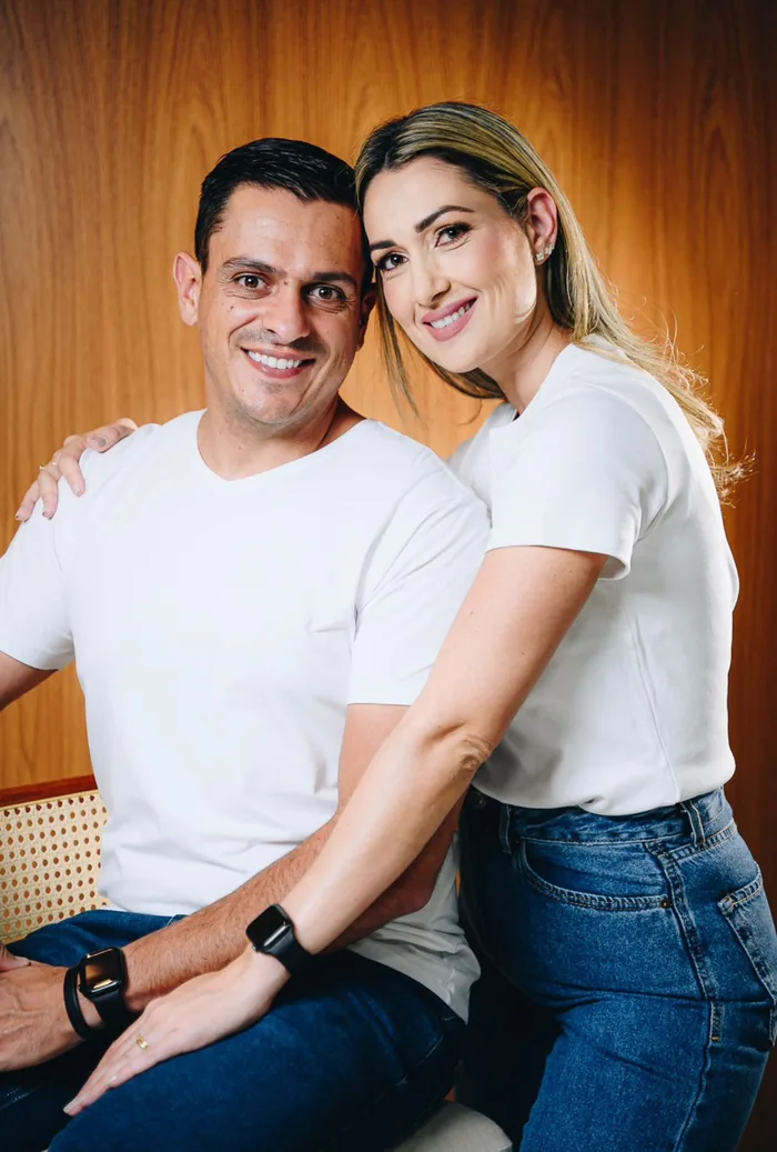 Casal sorrindo